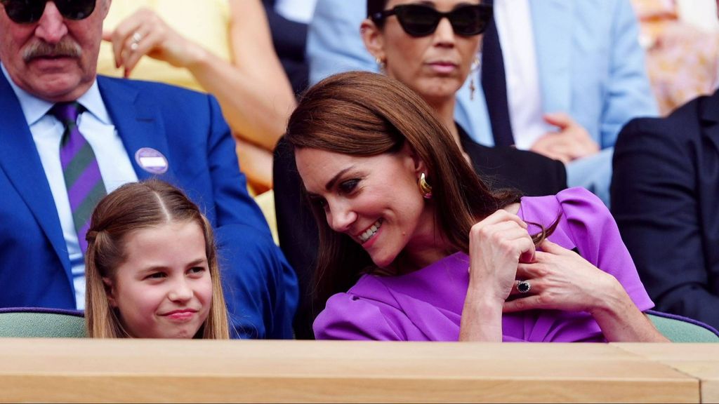 Kate Middleton junto a su hija, la Princesa Charlotte, en la final de Wimbledon