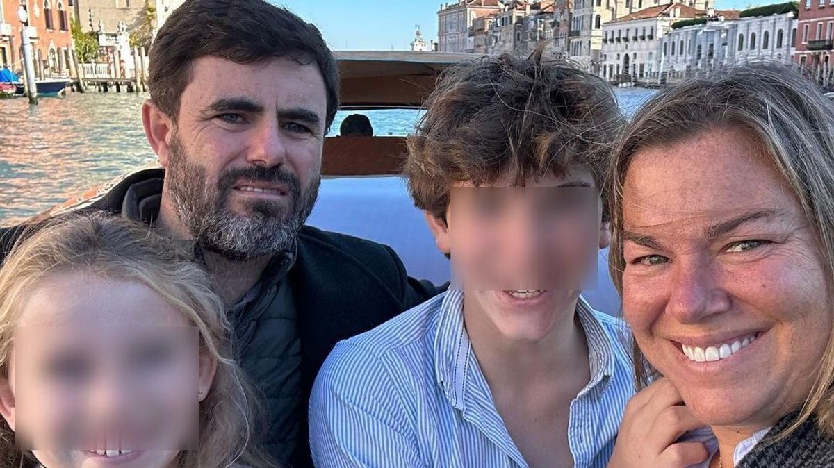 Caritina Goyanes: su marido, Antonio Matos, y sus hijos Pedro y Caritina,  de 13 y 10 años