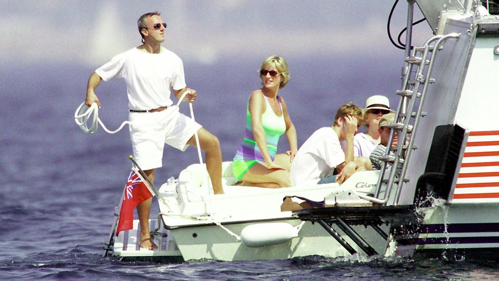 Dodi y Diana pasaron parte de sus vacaciones de verano, que tuvieron el abrupto final que todos conocemos, a bordo de un yate en la Costa Azul.