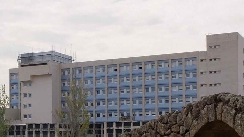 Hospital Virgen del Puerto de Plasencia, donde permanece ingresado un joven de 24 años tras sufrir un golpe de calor