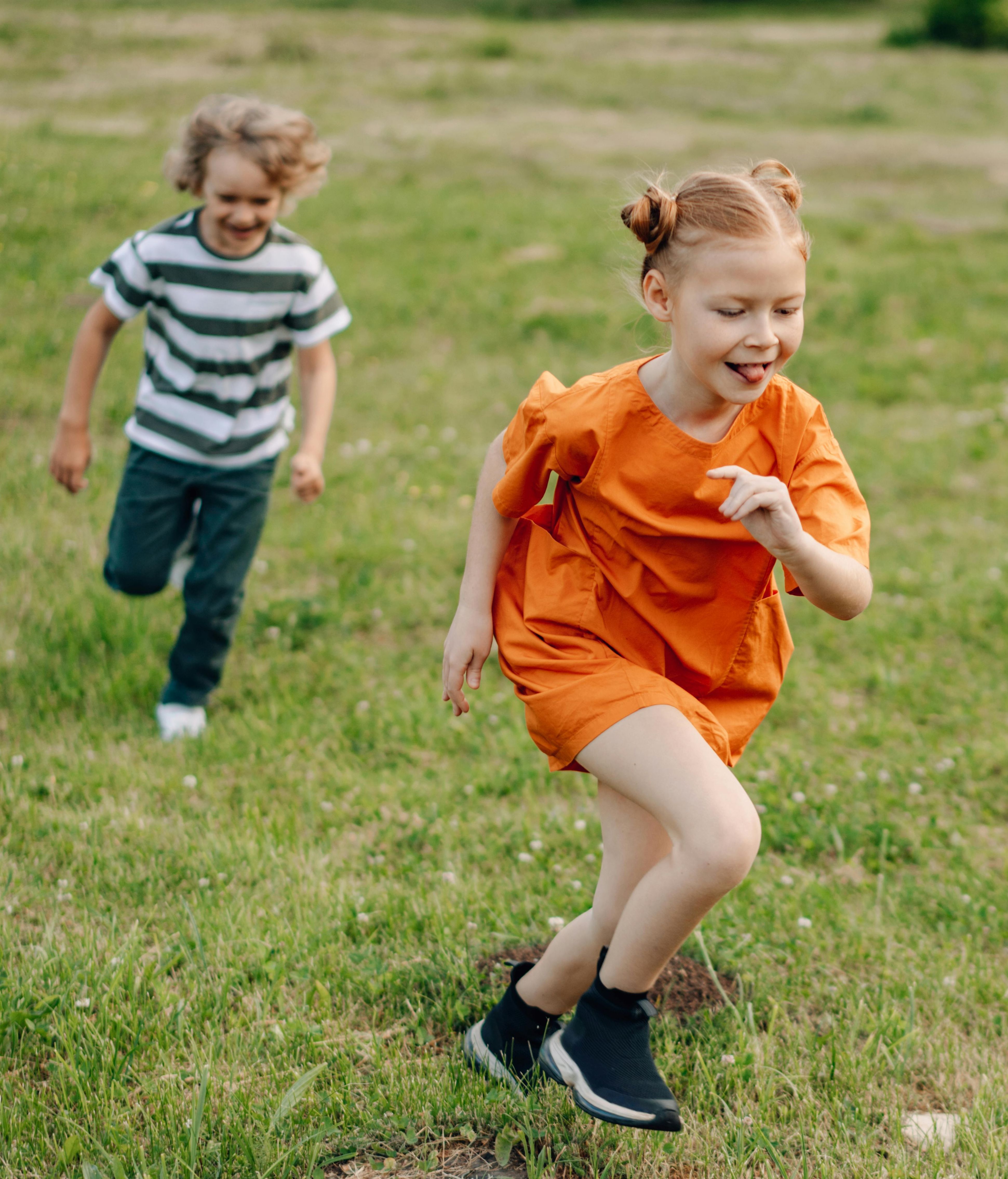 Soñar con niños jugando es muy común. FUENTE: Pexels