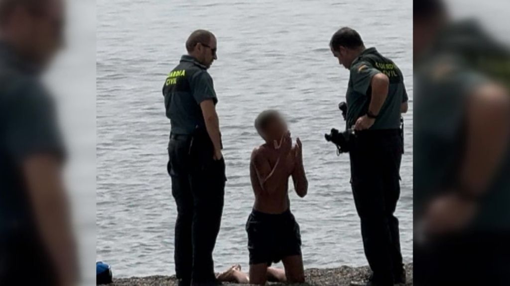 Lágrimas en Ceuta ante la llegada masiva de menores no acompañados que cruzan a nado el paso del Tarajal