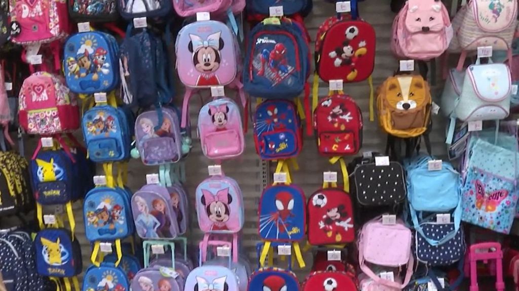 Mochilas solidarias para la vuelta al cole, un gesto que cambia el inicio escolar de los pequeños en Galicia