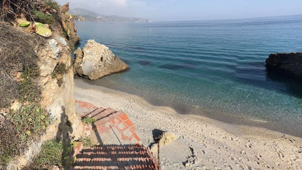 Playa de Carabeillo en Nerja, Málaga