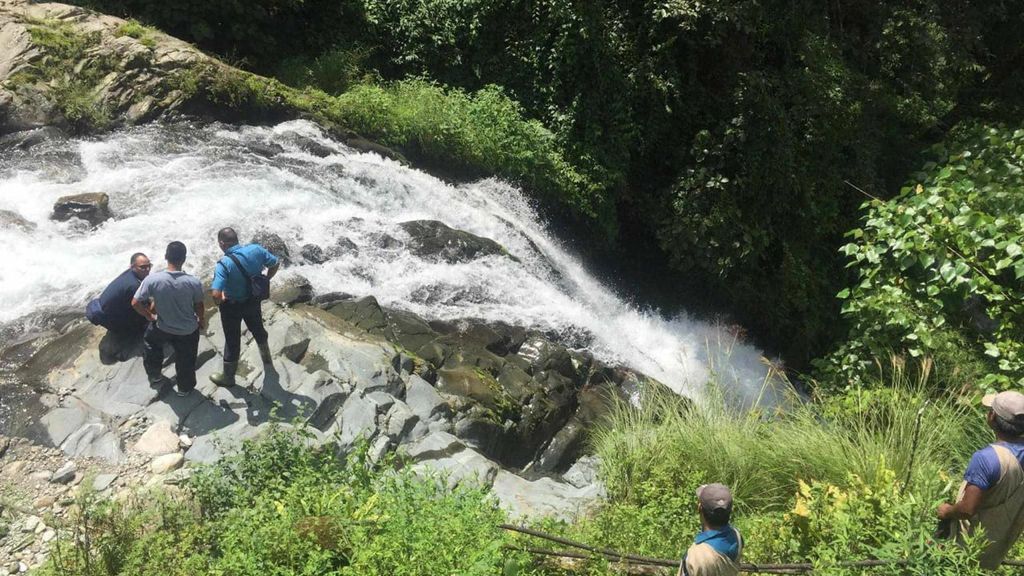 Siguen buscando a la española desaparecida en un río en Nepal