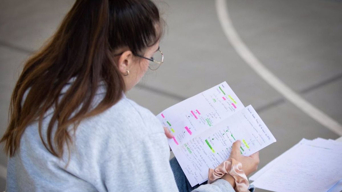 Alumnos de FP a la espera de una plaza para este nuevo curso