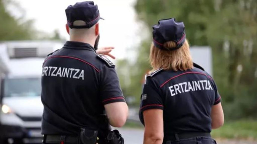 Detenido un joven e investigado un menor por robar y golpear a otro chico en Vizcaya