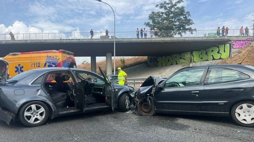 Dos de los vehículos afectados por el choque múltiple registrado en la M-40 de Madrid