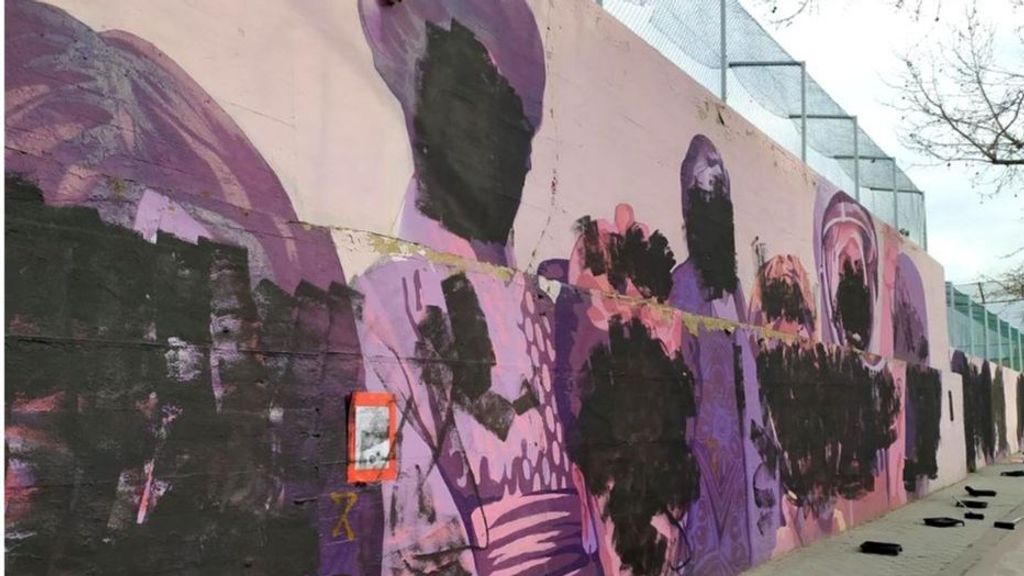 El mural feminista, de Ciudad Lineal,  fue destrozado el 7 de marzo de 2021, víspera del Dia Internacional de la Mujer.