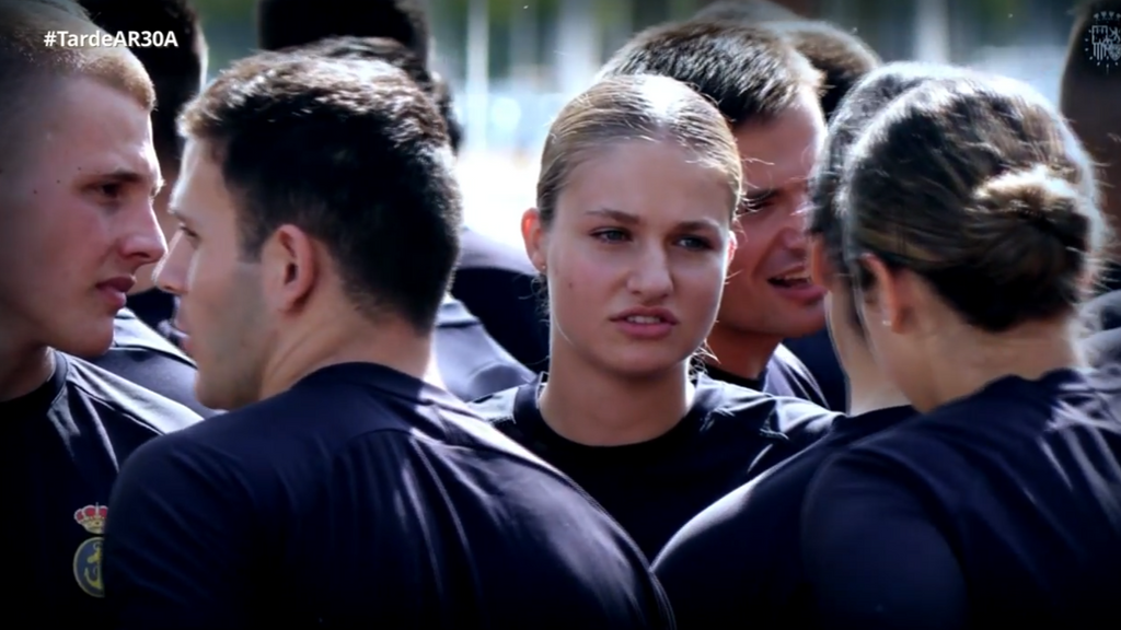 Las imágenes de la princesa de Asturias haciendo tareas deportivas con sus compañeros