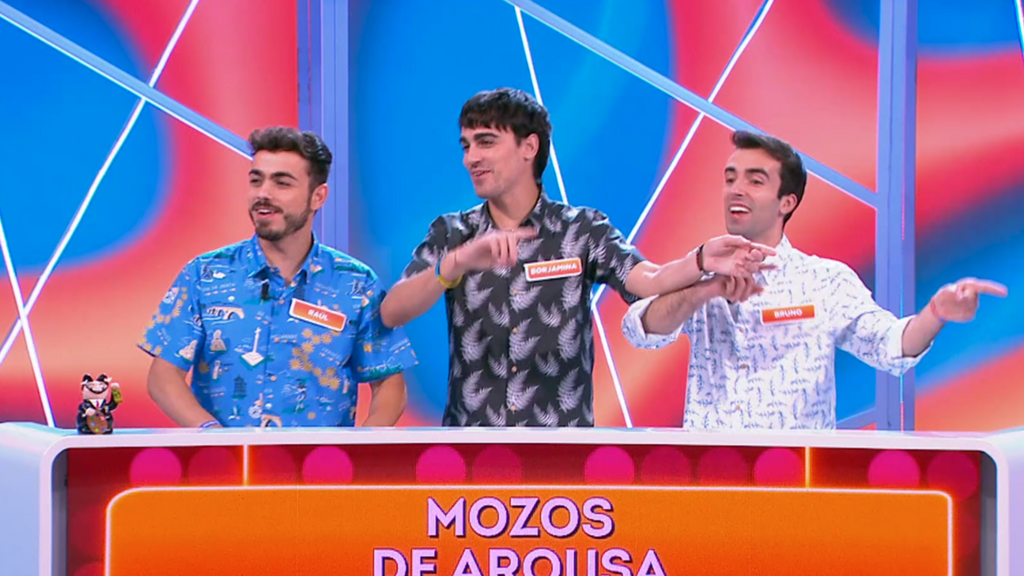 Los Mozos cantan una canción