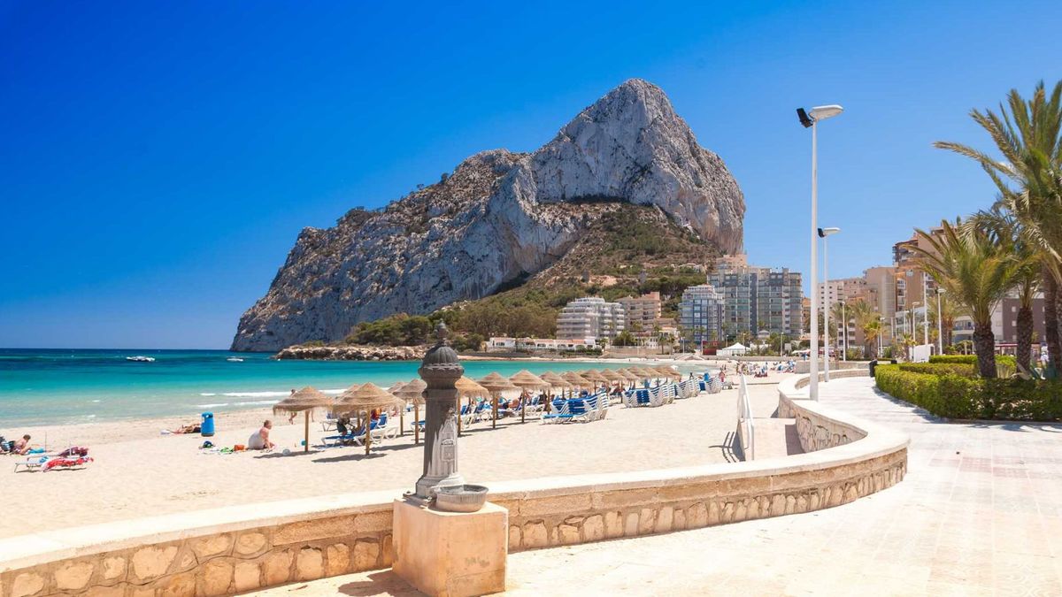 Muere ahogado un hombre de 74 años en una playa de Calpe