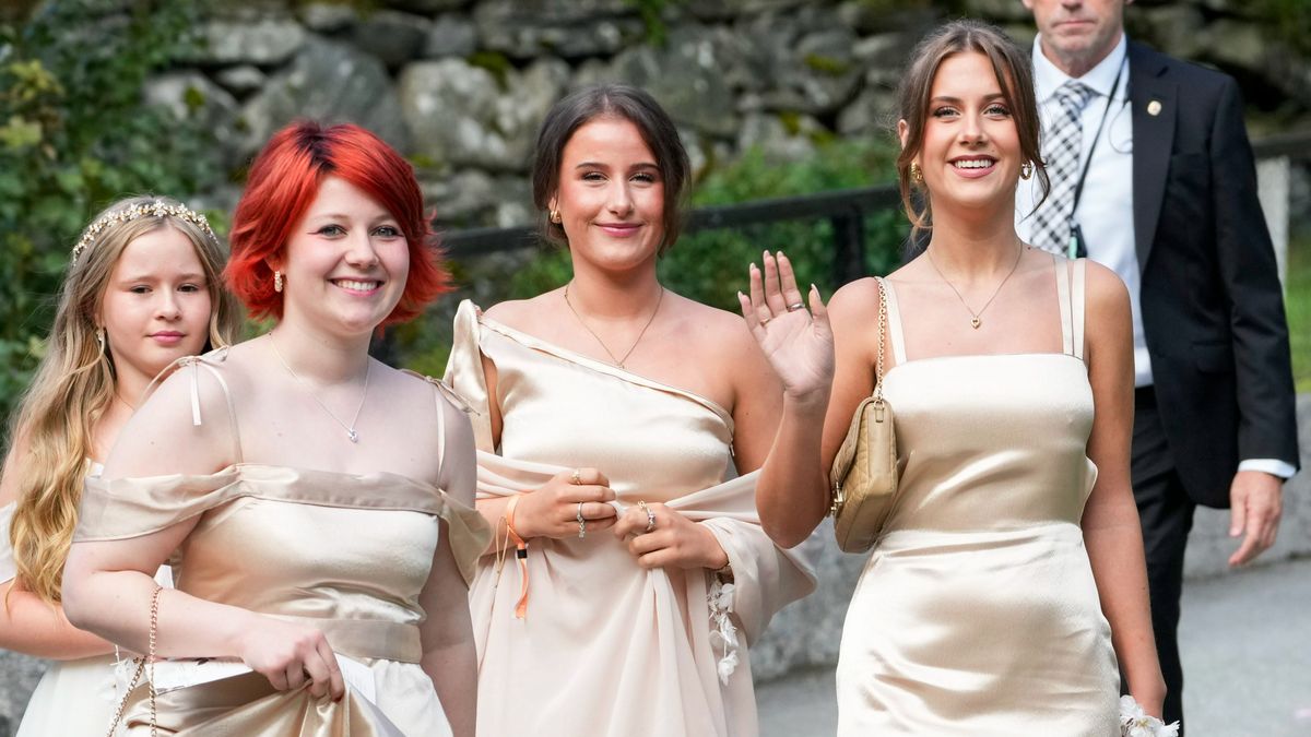 Maud, Leah y Emma, hijas de Marta Luisa de Noruega, en la boda de su madre