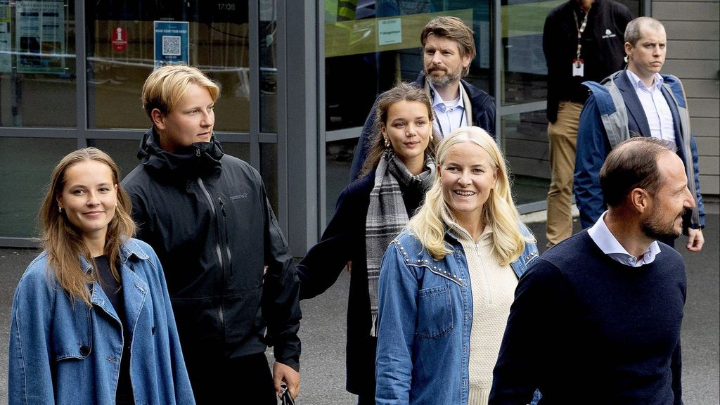 Mette Marit y Haakon de Noruega a su llegada a la boda de Marta Luisa