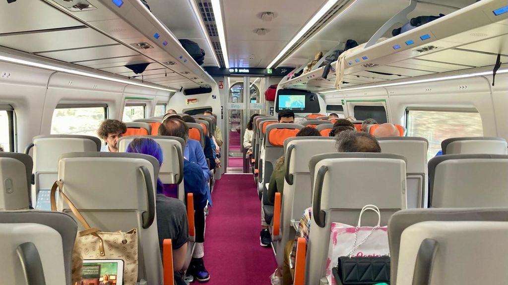 Renfe pedirá compensaciones económicas a Talgo por la avería en los trenes Avlo que afectó a 500 viajeros