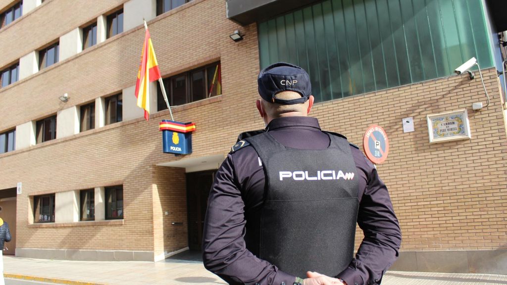 Archivo - Agente de la Policía Nacional.