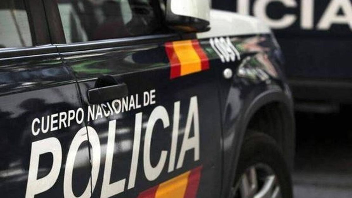 Archivo - Coche de Policía Nacional