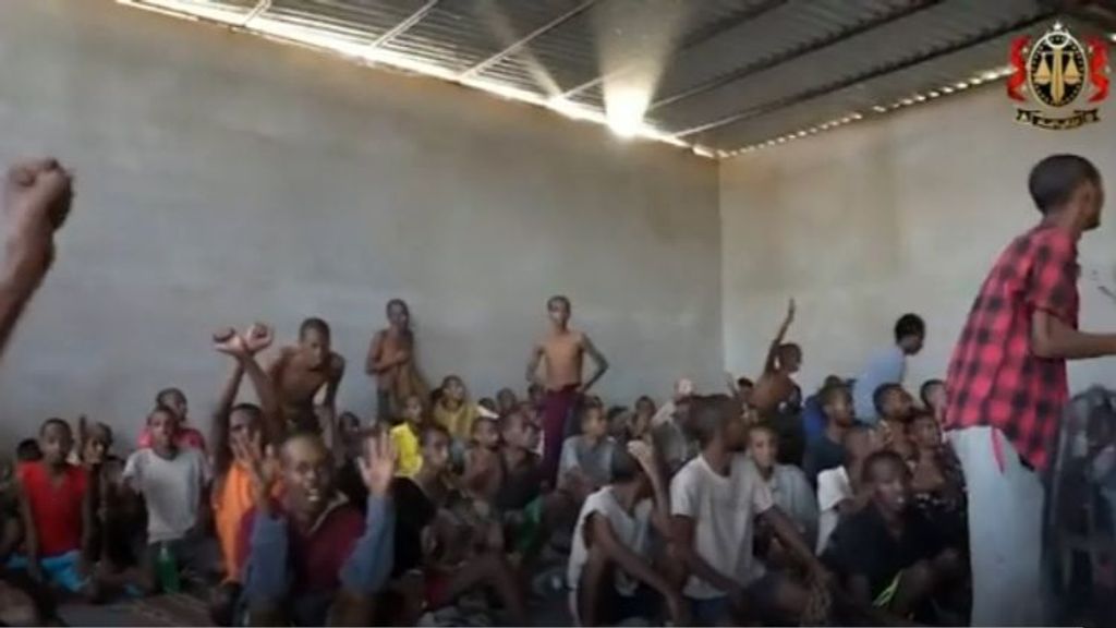 Cae en Libia una red de trata de seres humanos:1.300 migrantes eran objeto de abusos, torturas y extorsión