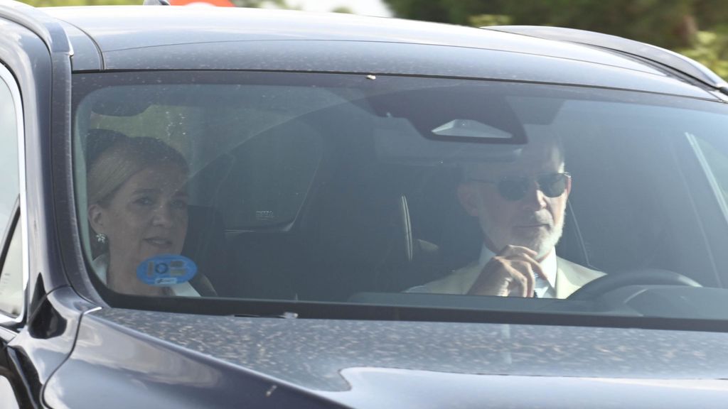 El rey Felipe junto a la infanta Cristina en la boda de Victoria López Quesada