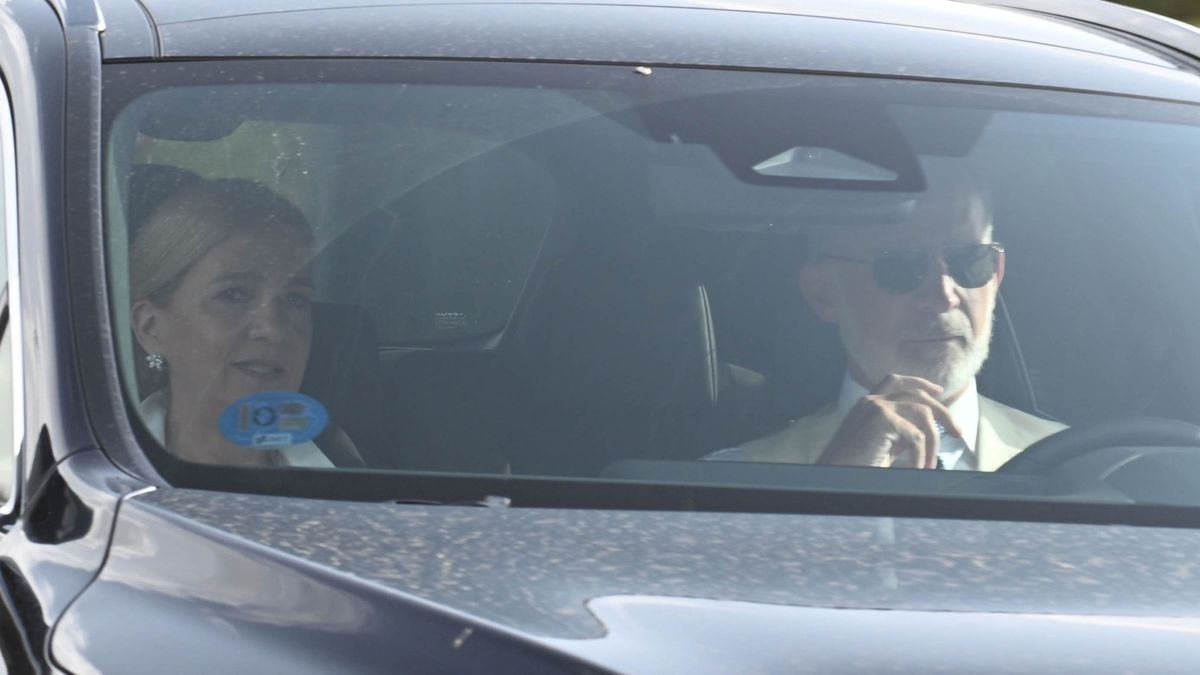 El rey Felipe junto a la infanta Cristina en la boda de Victoria López Quesada