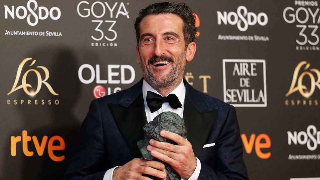 Luis Zahera con el premio Goya