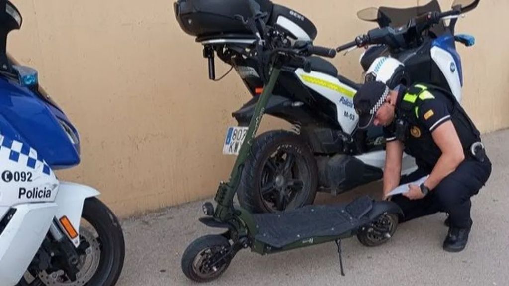 Muere el conductor de un patinete eléctrico manipulado al caer a gran velocidad en Santa Coloma, Barcelona