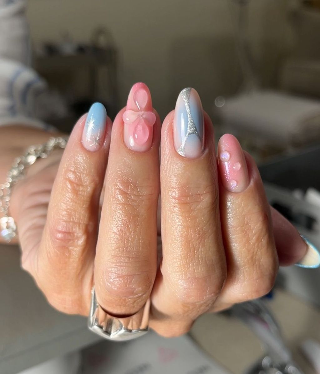 Manicura al estilo uñas corenas del centro Luisa Fonseca Nails