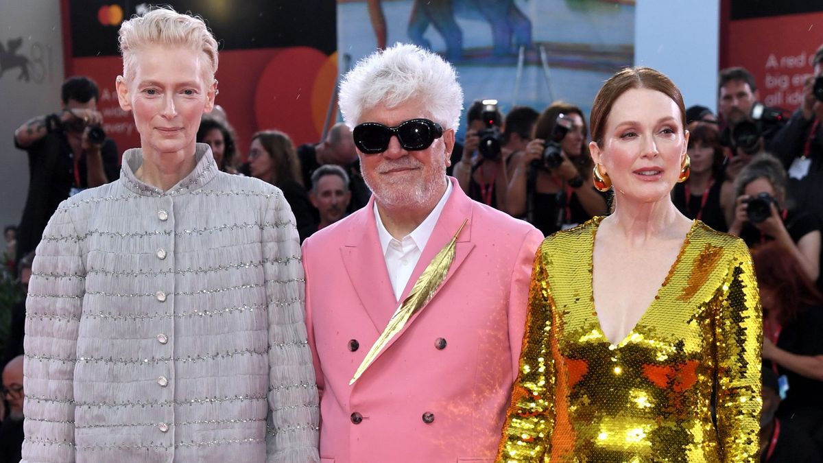 Tilda Swinton, Pedro Almodóvar y Julianne Moore, en Venecia