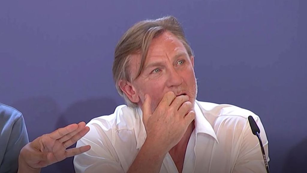 Captura de Daniel Craig durante su entrevista en el Festival de Venecia