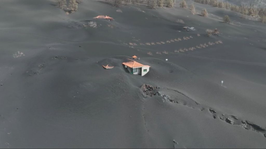 La casa símbolo del volcán de La Palma: cubierta por un plástico: ¿por qué?