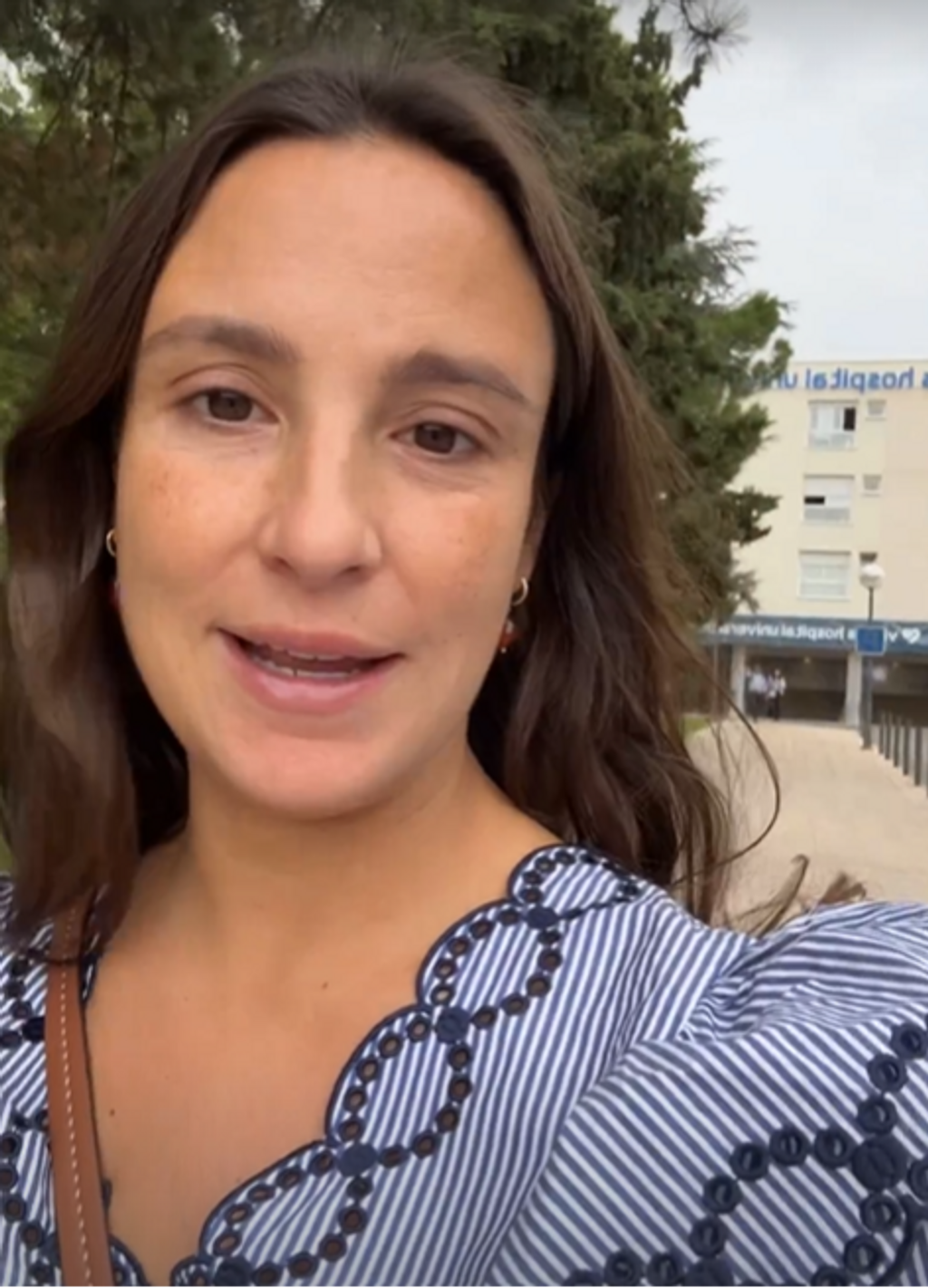 Marta Pombo actualiza el estado de su hija a las puertas del hospital