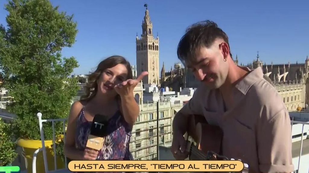 El homenaje en forma de canción de la reportera de Andalucía en el final de ‘Tiempo al tiempo’