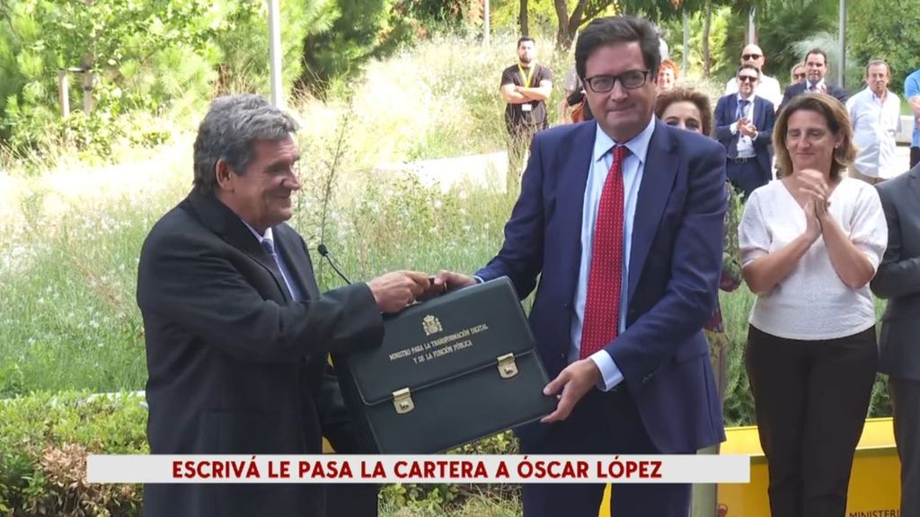 Óscar López recibe la cartera de ministro de Transformación Digital de manos de José Luis Escrivá