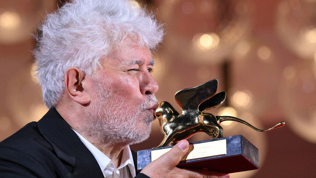 Pedro Almodóvar gana el León de Oro del Festival de Venecia