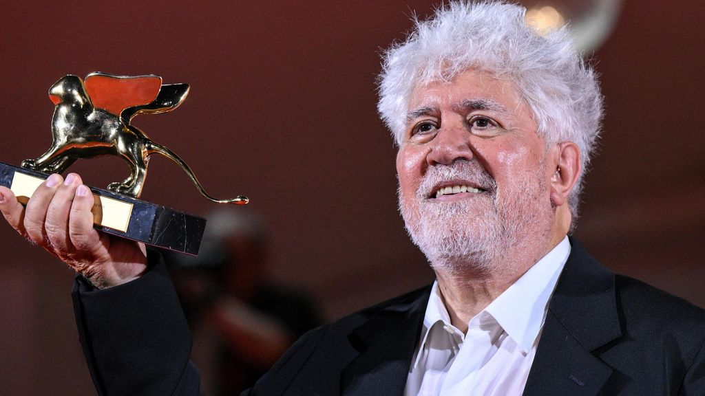 'La habitación de al lado' de Almodóvar gana el León de Oro en el Festival de Venecia