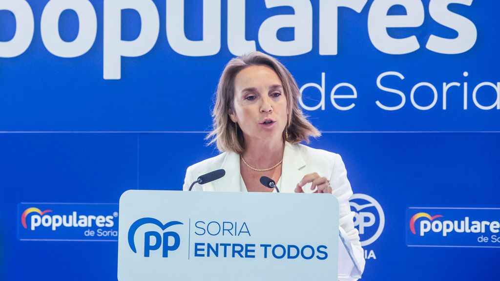 Cuca Gamarra ofrece un lema al PSOE tras su Congreso Federal: "El silencio de los corderos"