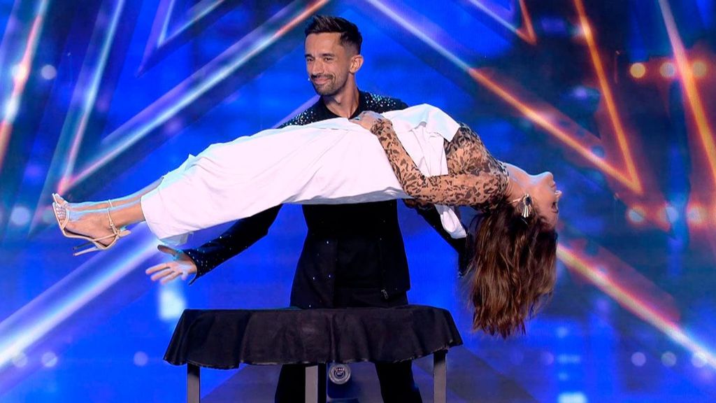 ¡Locura en 'Got Talent'!: Un ilusionista hace volar a Paula Echevarría mientras duerme Got Talent Temporada 10 Top Vídeos 17