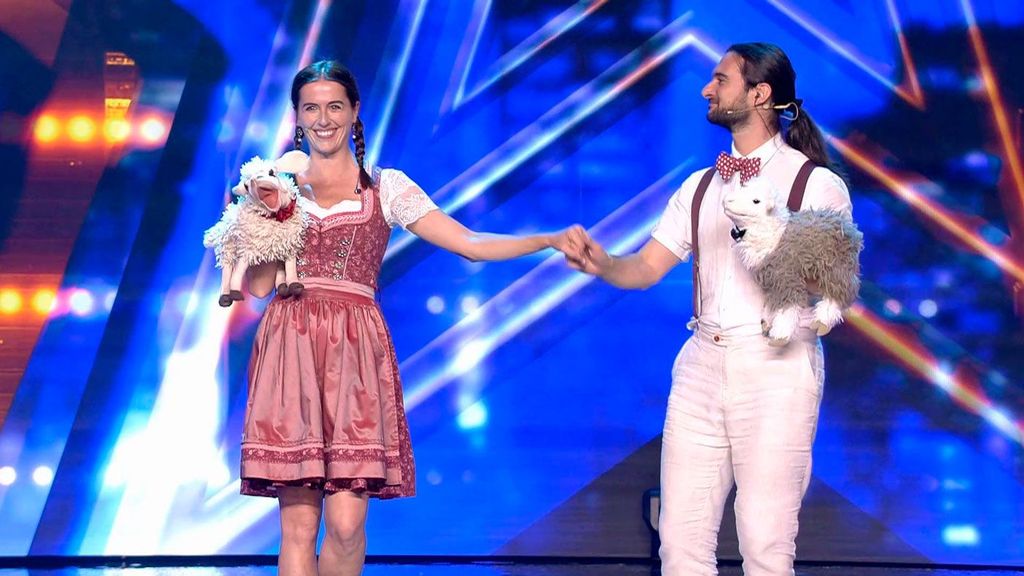 Daniele y Naimana consiguen los cuatro síes con su número de ventriloquía: "Me ha fascinado" Got Talent Temporada 10 Top Vídeos 7