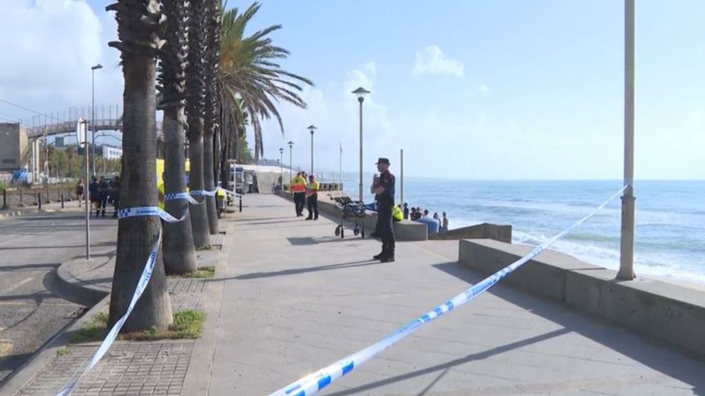 Hallan el cadáver de una mujer en una playa de Badalona: su coche fue arrastrado por la tormenta