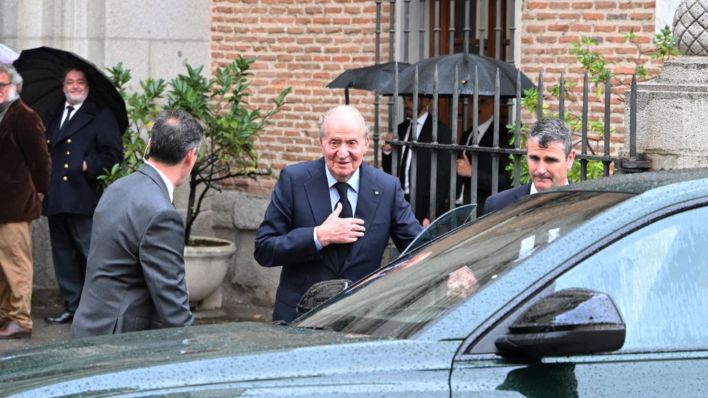 Juan Carlos I durante la misa funeral en memoria de Fernando Gómez Acebo