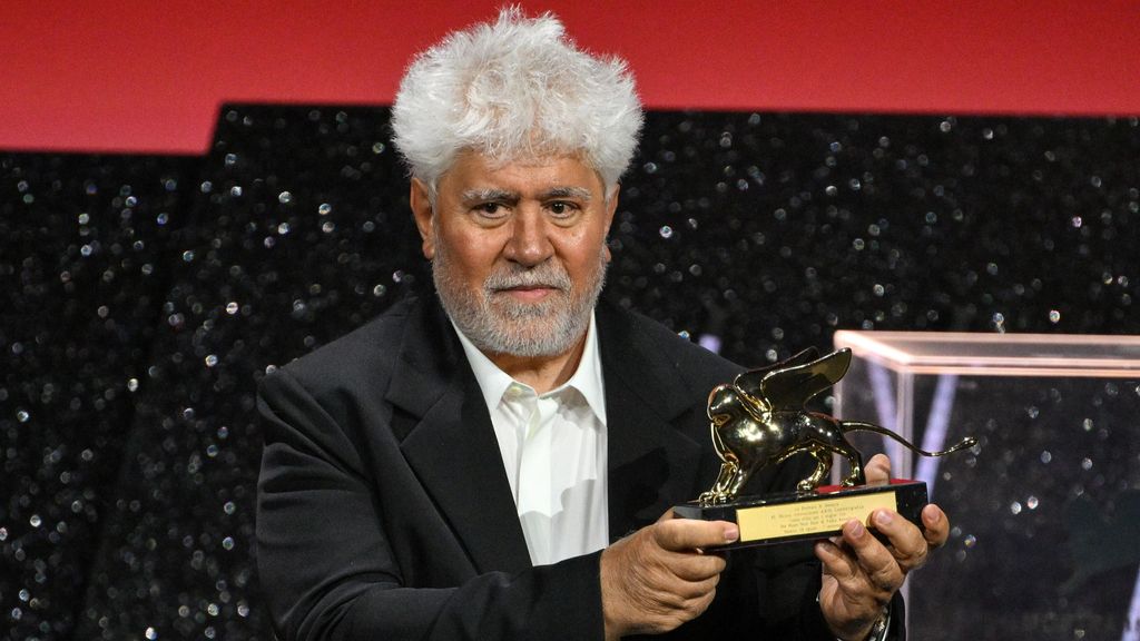 'La habitación de al lado' de Pedro Almodóvar gana el León de Oro en el Festival de Venecia