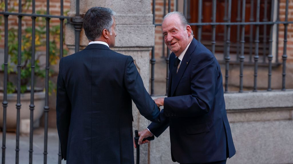 El rey emérito Juan Carlos a su llegada al funeral de Juan Gómez-Acebo