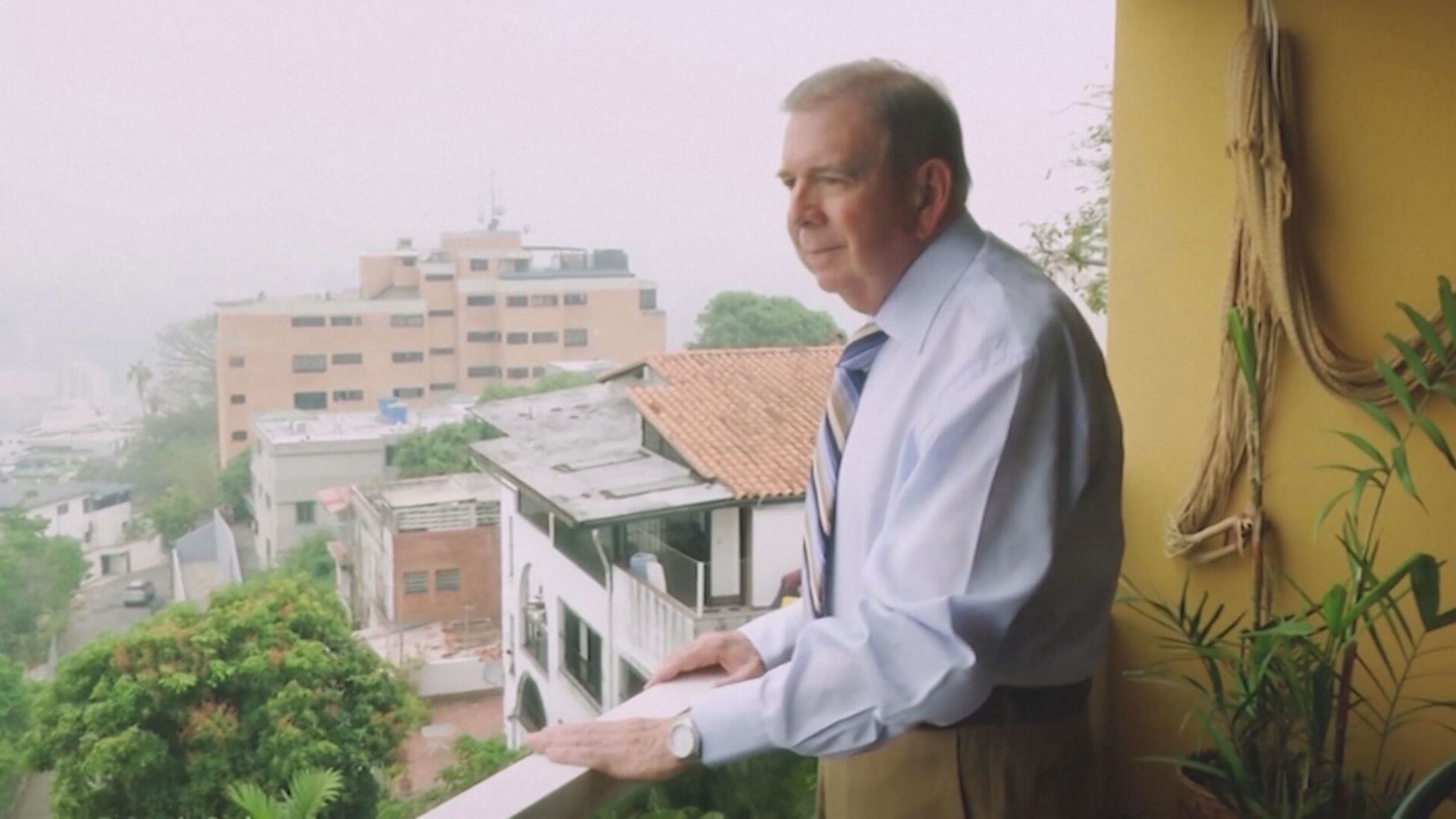 Edmundo González denuncia "presiones, coacciones y amenazas" para impedir su salida de Venezuela