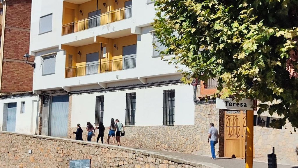 La escuela del despoblado pueblo de Teresa reabre seis años después: con cinco niños y la ilusión de nuevos vecinos