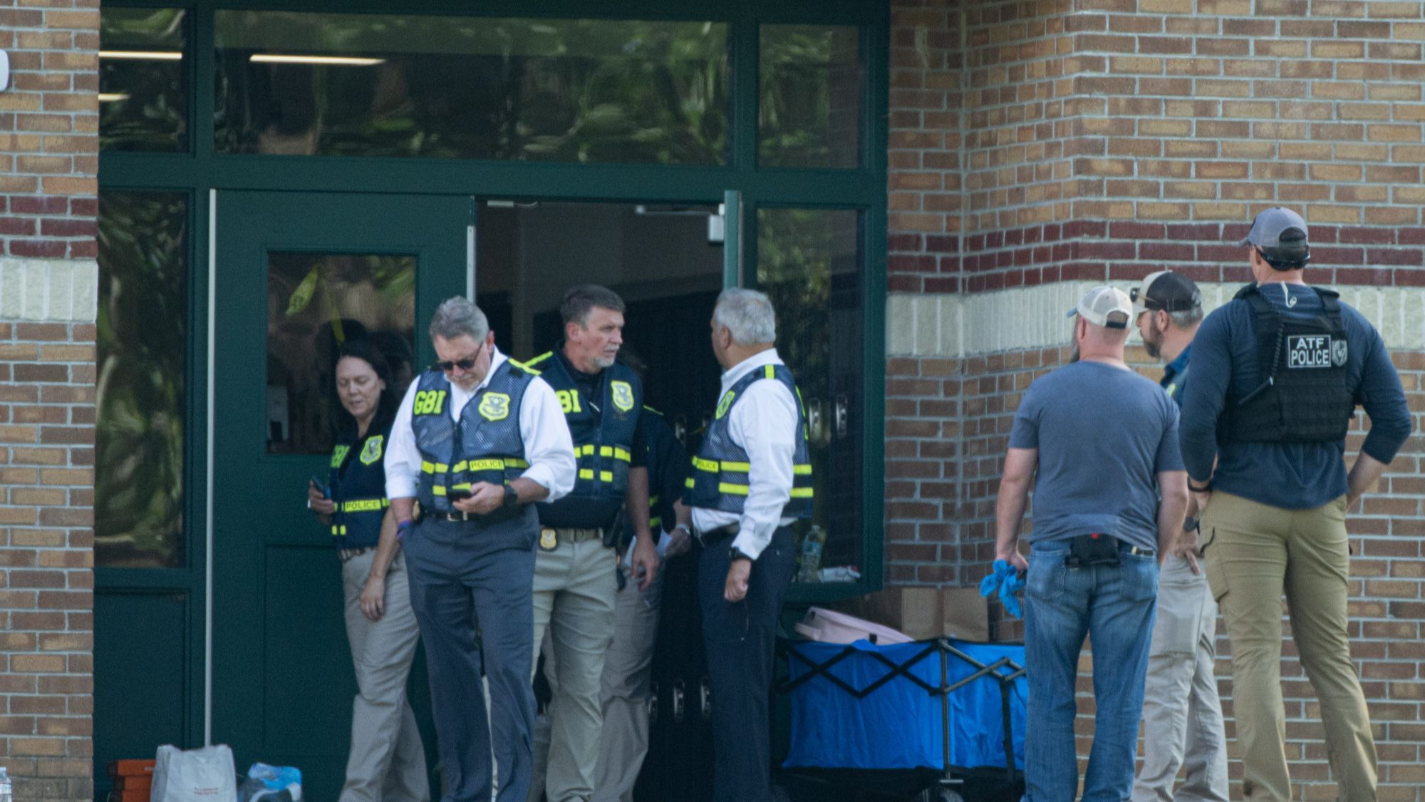 La madre del menor autor del tiroteo en un instituto de Georgia avisó al colegio de la "extrema emergencia"