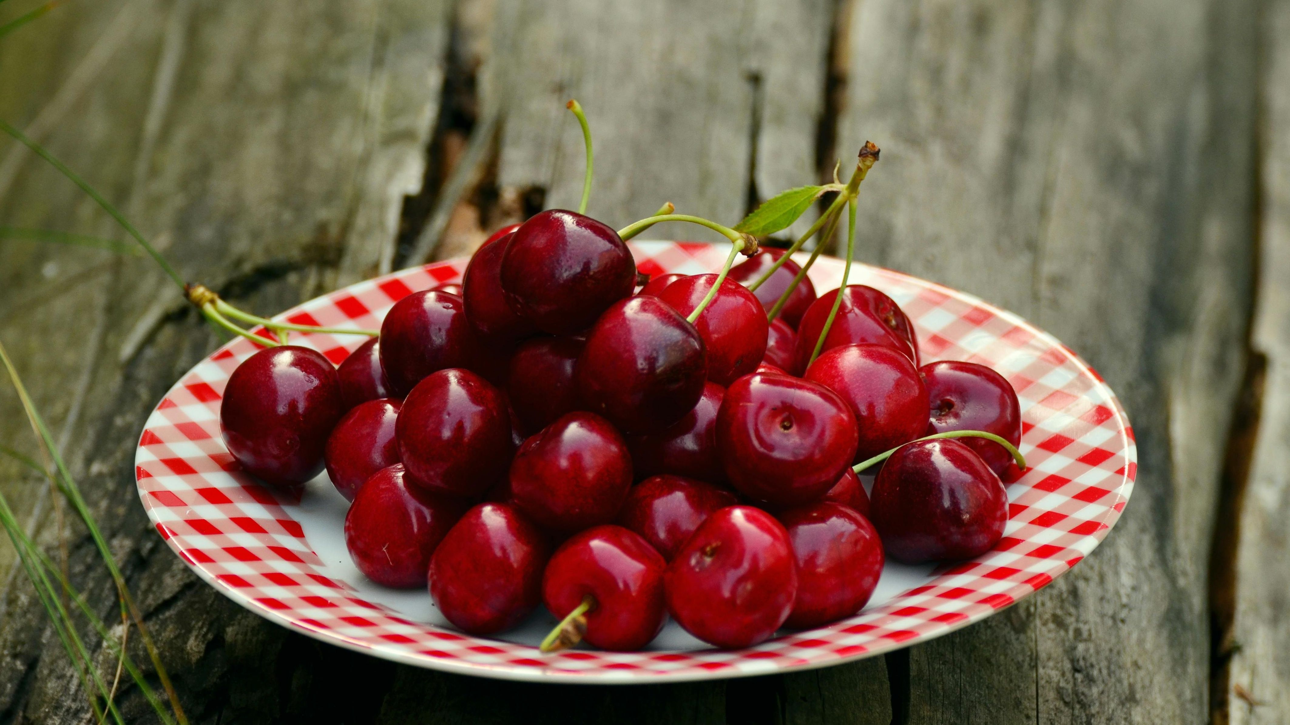 Las cerezas son ricas en fibra y bajas en grasas. FUENTE: Pexels