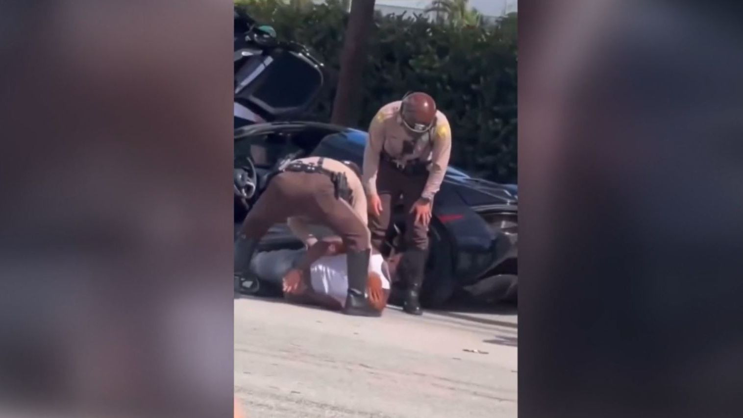 Polémica por el arresto del jugador estrella de Miami Dolphins, Tyreek Hill: "Estoy intentando entenderlo" Polémica por el arresto del jugador estrella de Miami Dolphins, Tyreek Hill: "Estoy intentando entenderlo"