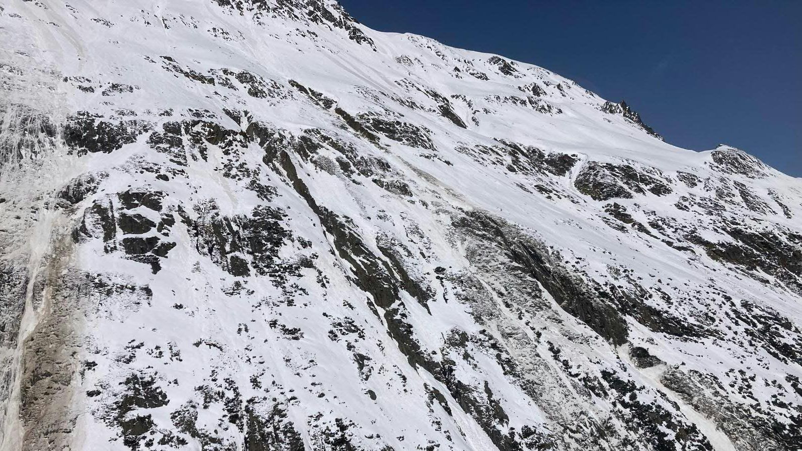 Un montañero fallece y cuatros salen heridos tras una avalancha en el macizo Monte Rosa en los Alpes Peninos