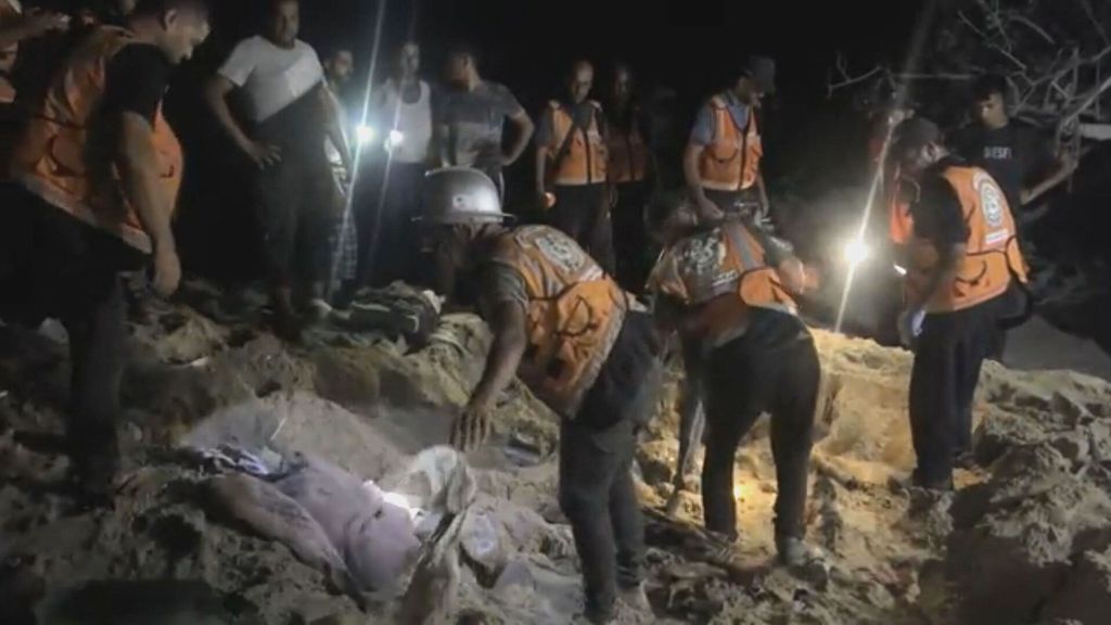 Al menos 40 muertos tras un bombardeo de Israel contra una zona humanitaria de Jan Yunis