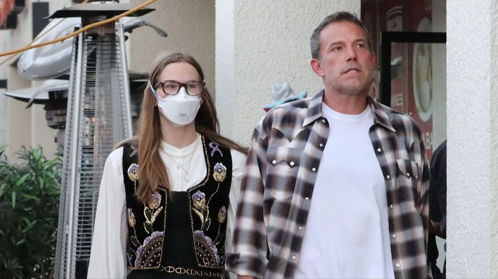 el actor ben affleck y su hija violet d3b0